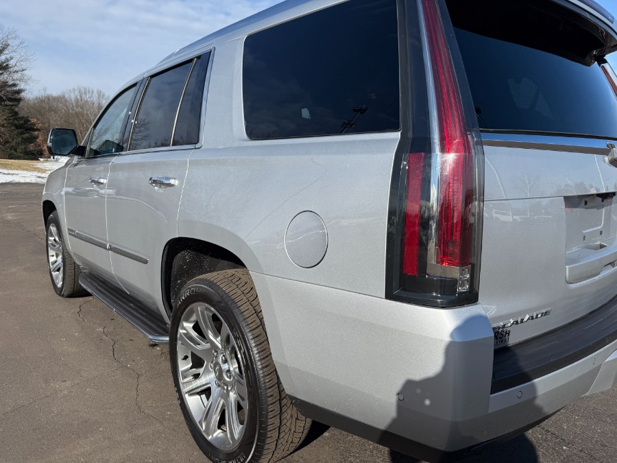 2017 Cadillac Escalade 4WD 4dr Luxury photo