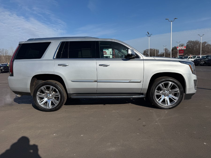 2017 Cadillac Escalade 4WD 4dr Luxury photo
