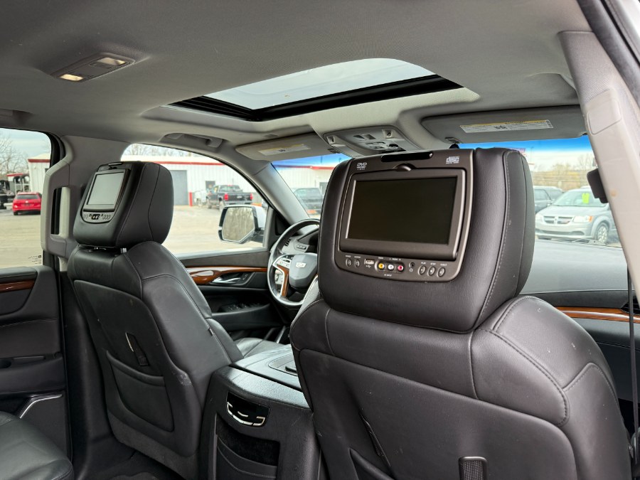 2017 Cadillac Escalade 4WD 4dr Luxury photo