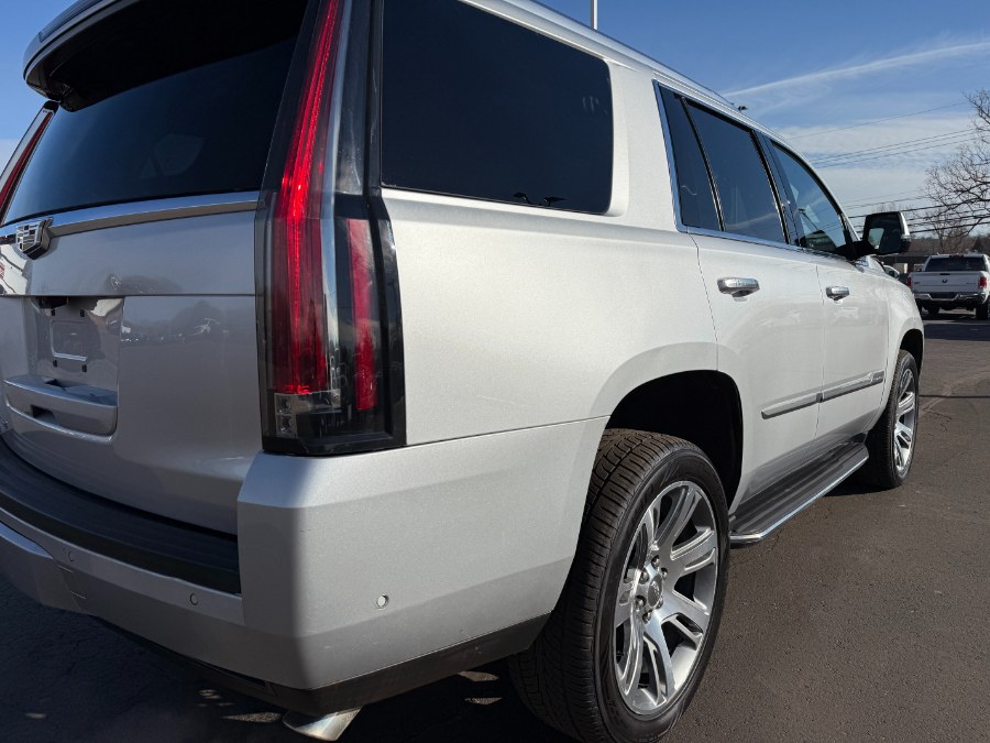 2017 Cadillac Escalade 4WD 4dr Luxury photo