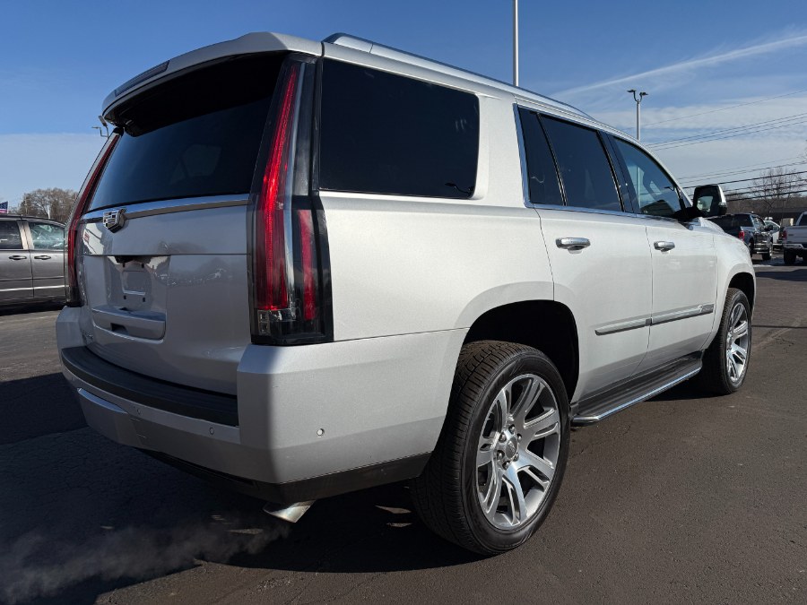 2017 Cadillac Escalade 4WD 4dr Luxury photo