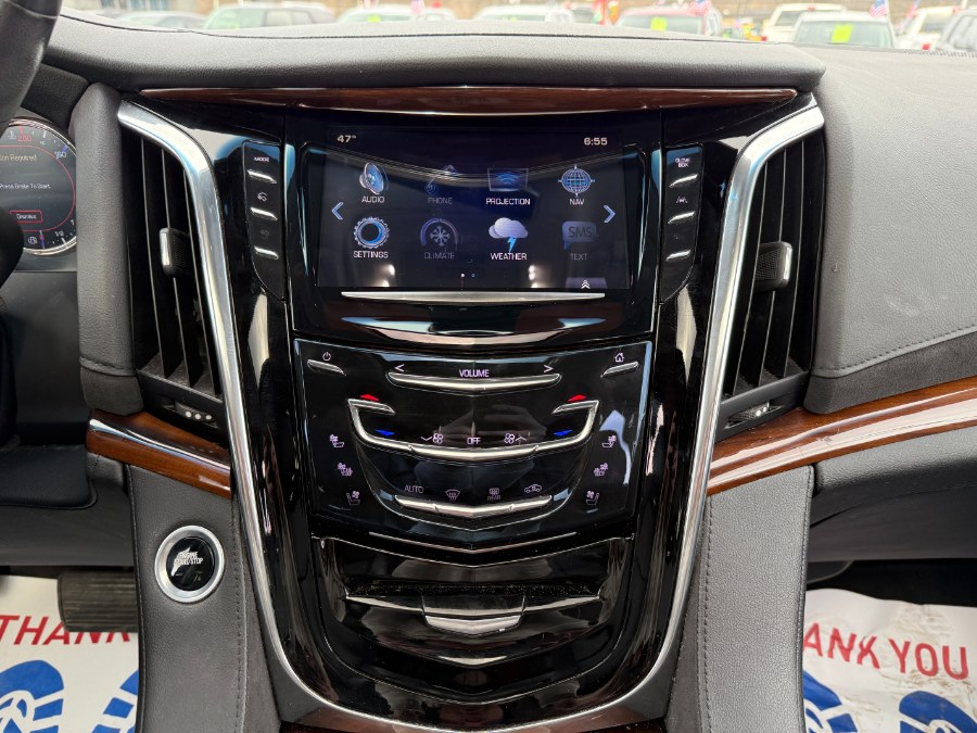 2017 Cadillac Escalade 4WD 4dr Luxury photo
