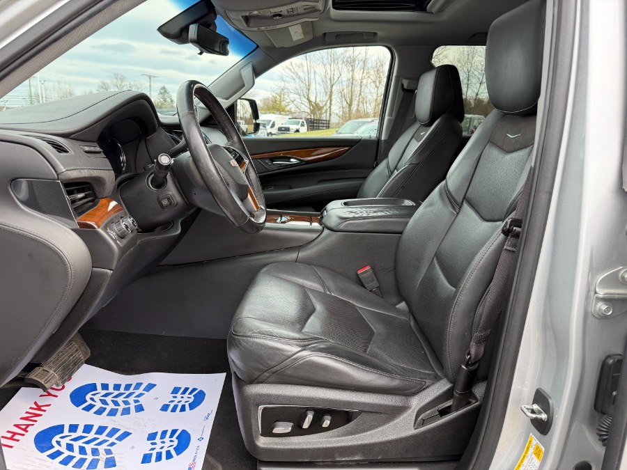 2017 Cadillac Escalade 4WD 4dr Luxury photo