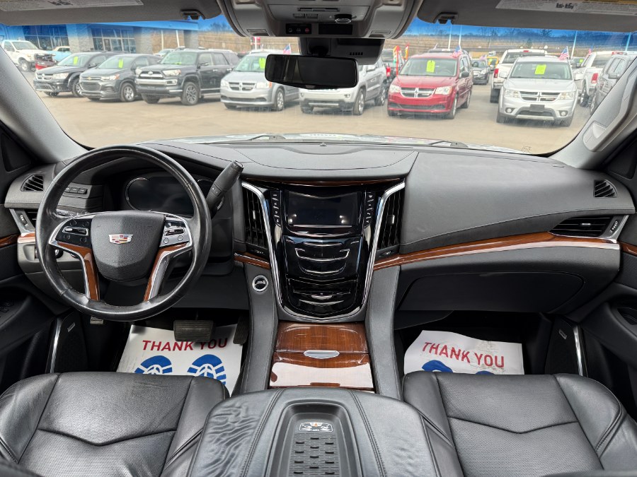 2017 Cadillac Escalade 4WD 4dr Luxury photo