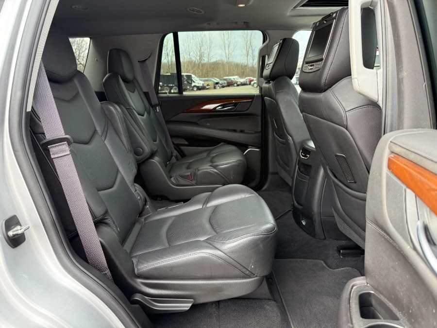 2017 Cadillac Escalade 4WD 4dr Luxury photo