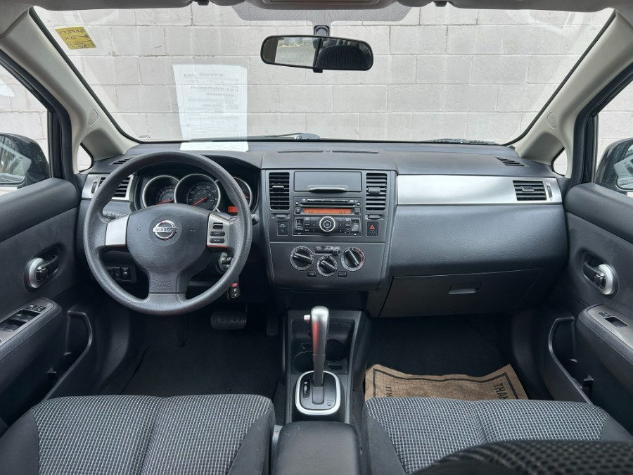 2010 Nissan Versa 1.8 SL photo