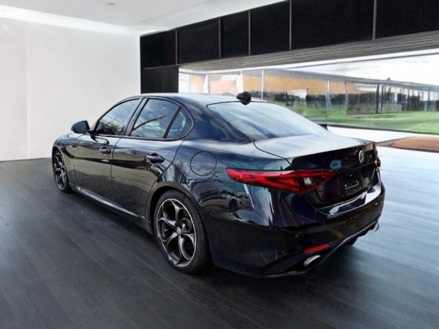 2018 Alfa Romeo Giulia Ti Sport RWD photo