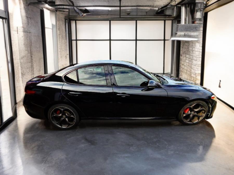 2018 Alfa Romeo Giulia Ti Sport RWD photo