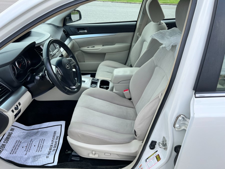 2014 Subaru Legacy 2.5i Premium photo