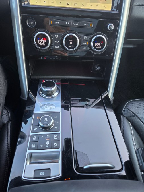 2017 Land Rover Discovery HSE Luxury V6 Supercharged photo