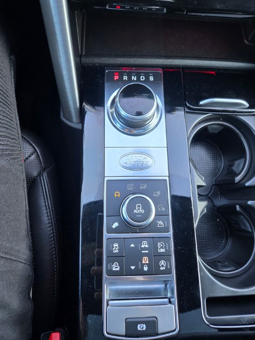 2017 Land Rover Discovery HSE Luxury V6 Supercharged photo