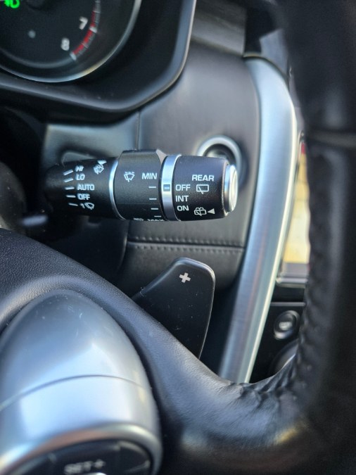 2017 Land Rover Discovery HSE Luxury V6 Supercharged photo