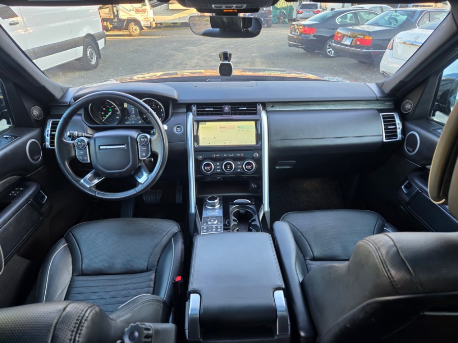 2017 Land Rover Discovery HSE Luxury V6 Supercharged photo