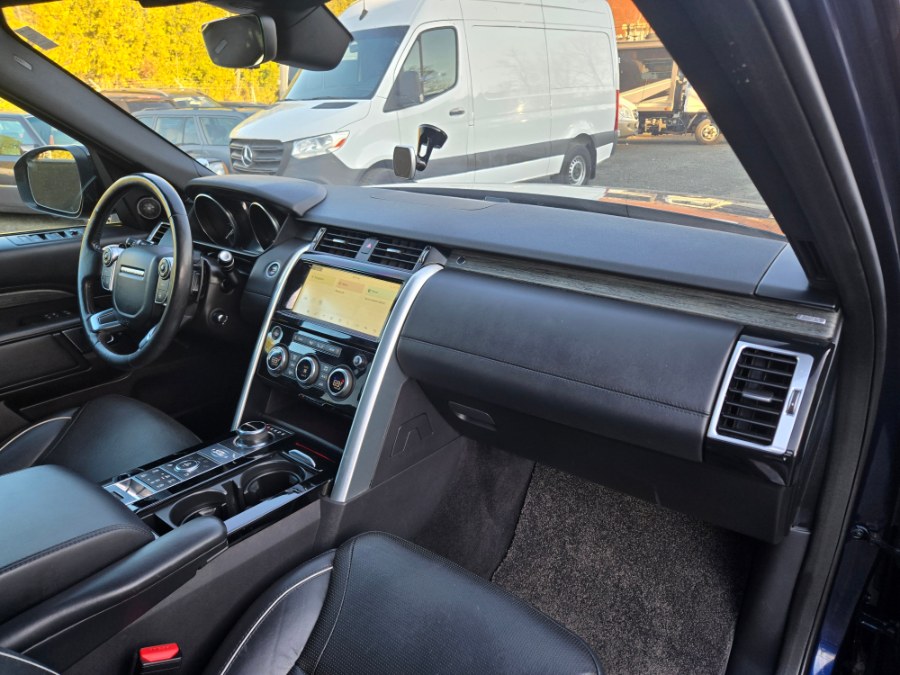 2017 Land Rover Discovery HSE Luxury V6 Supercharged photo