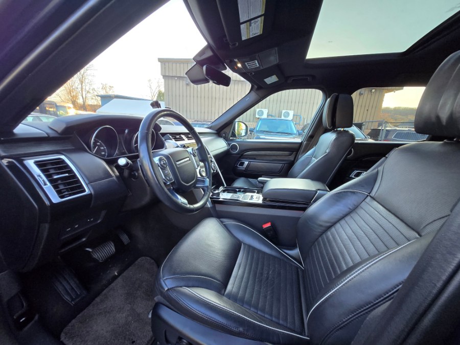 2017 Land Rover Discovery HSE Luxury V6 Supercharged photo