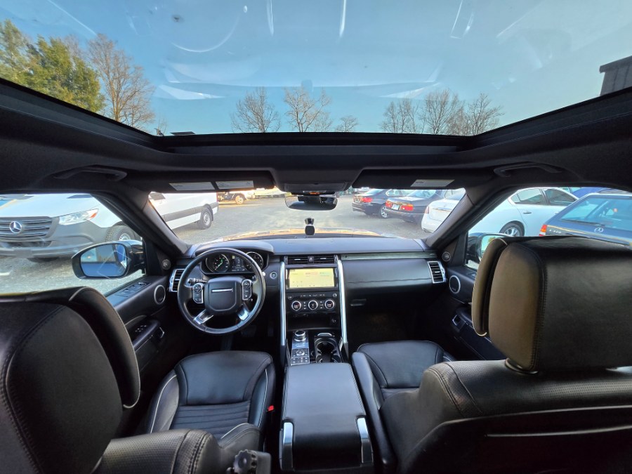 2017 Land Rover Discovery HSE Luxury V6 Supercharged photo