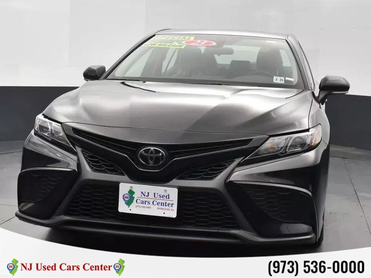 2023 Toyota Camry SE Sedan 4D photo
