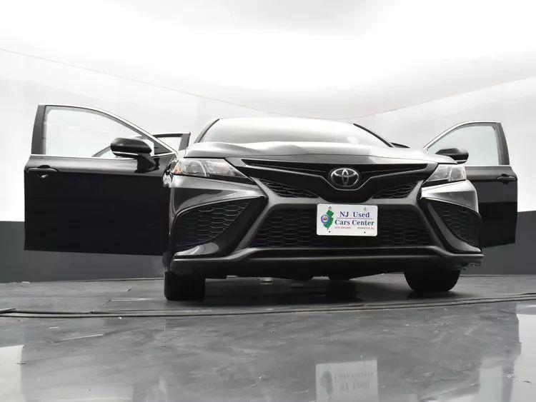2023 Toyota Camry SE Sedan 4D photo
