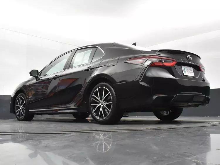 2023 Toyota Camry SE Sedan 4D photo