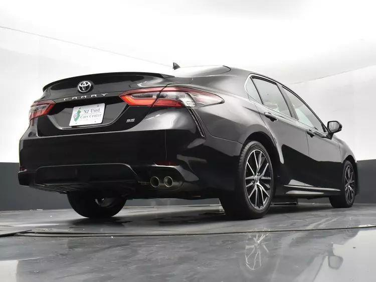 2023 Toyota Camry SE Sedan 4D photo
