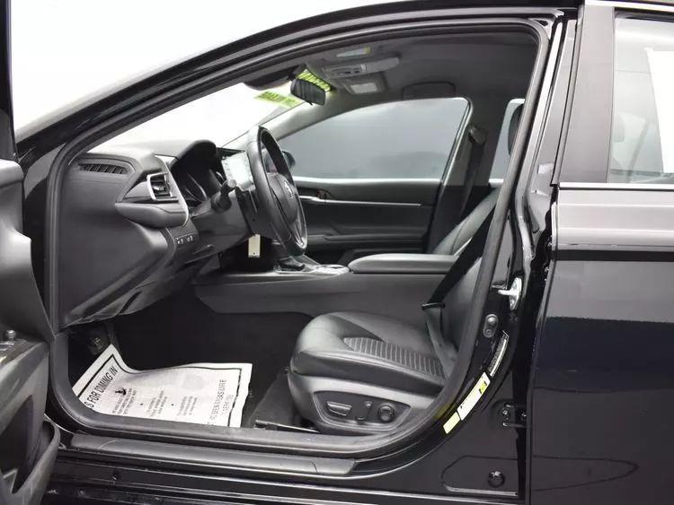 2023 Toyota Camry SE Sedan 4D photo