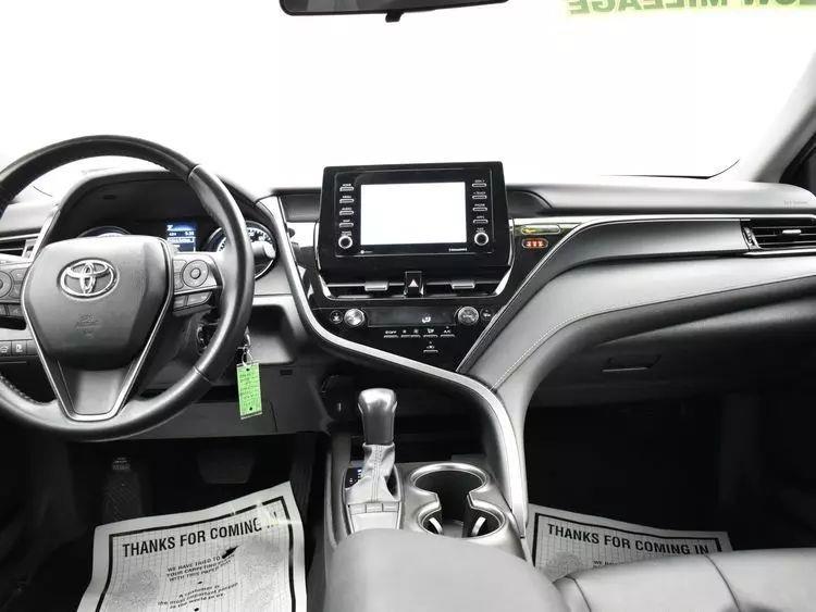 2023 Toyota Camry SE Sedan 4D photo