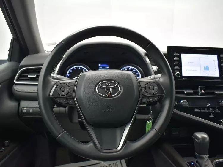 2023 Toyota Camry SE Sedan 4D photo