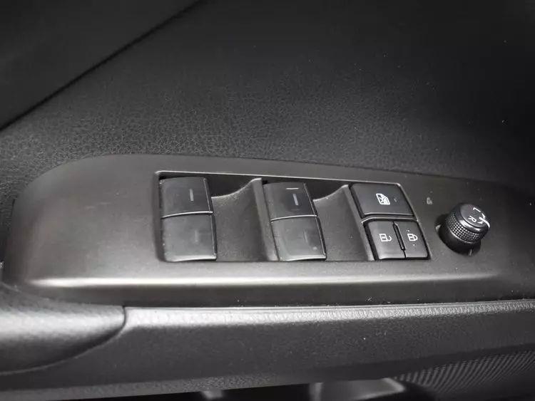 2023 Toyota Camry SE Sedan 4D photo
