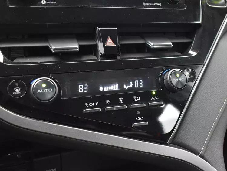 2023 Toyota Camry SE Sedan 4D photo