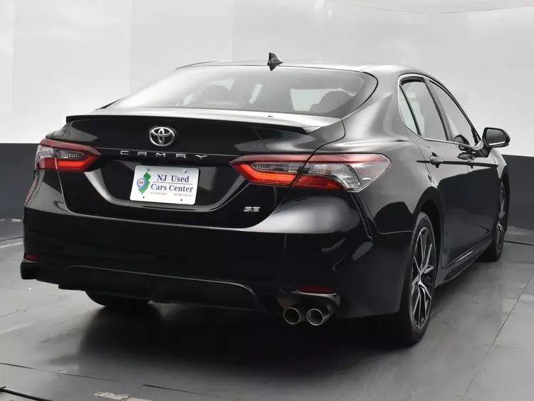 2023 Toyota Camry SE Sedan 4D photo