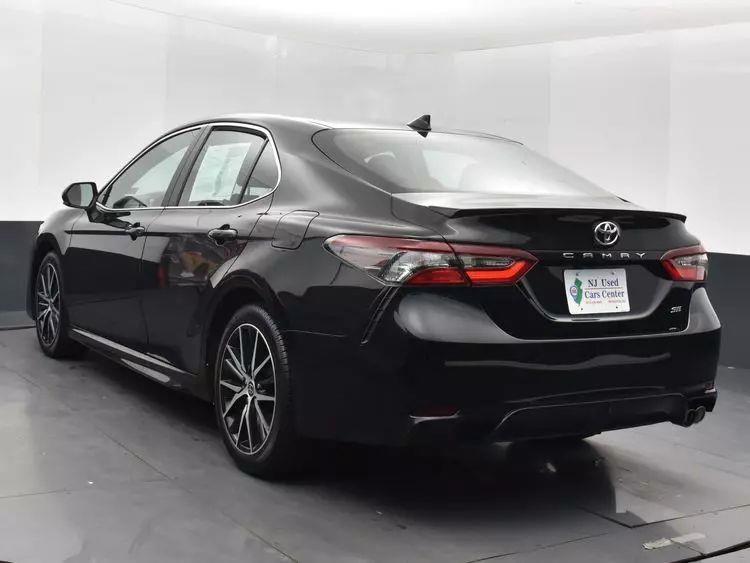 2023 Toyota Camry SE Sedan 4D photo