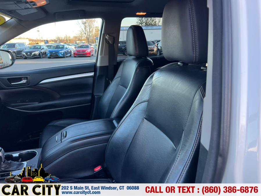 2015 Toyota Highlander AWD 4dr V6 XLE (Natl) photo