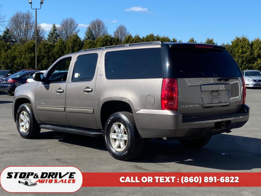 2013 GMC Yukon XL SLT 1500 photo