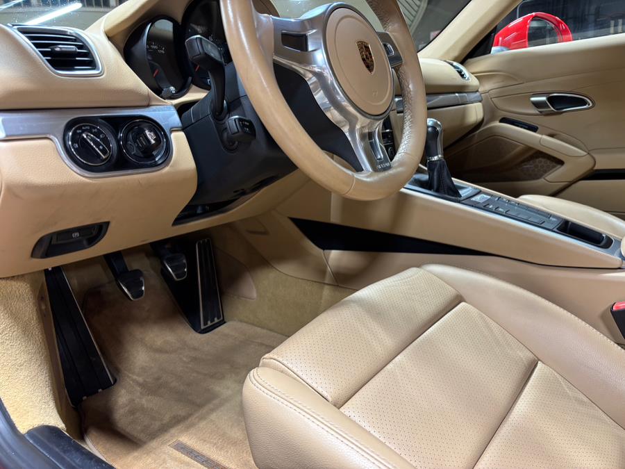 2016 Porsche Cayman 2dr Cpe photo