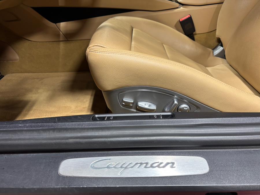2016 Porsche Cayman 2dr Cpe photo