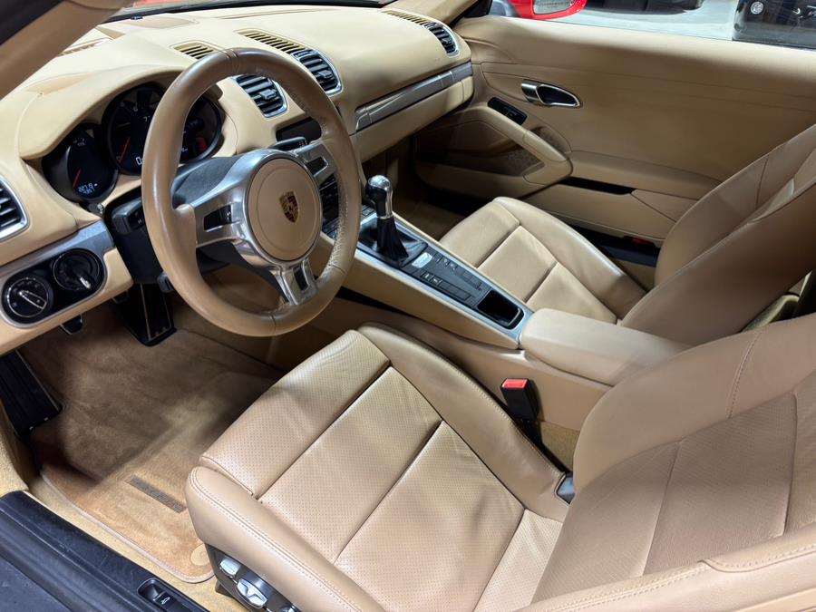 2016 Porsche Cayman 2dr Cpe photo