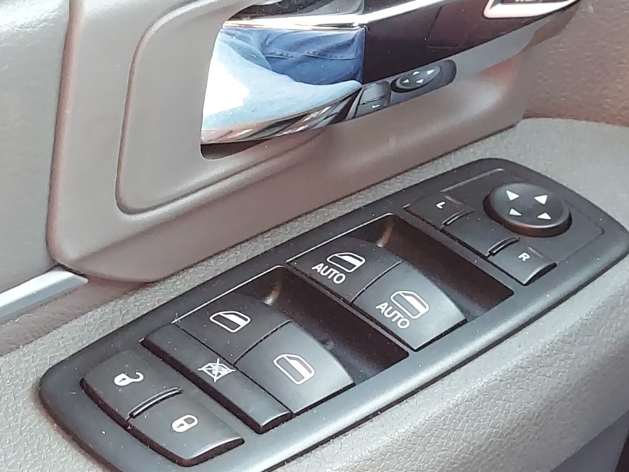 2016 RAM 1500 4WD Crew Cab 140.5