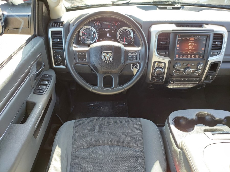 2016 RAM 1500 4WD Crew Cab 140.5