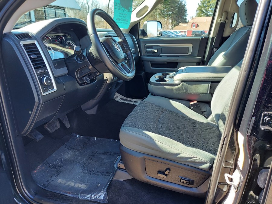 2016 RAM 1500 4WD Crew Cab 140.5