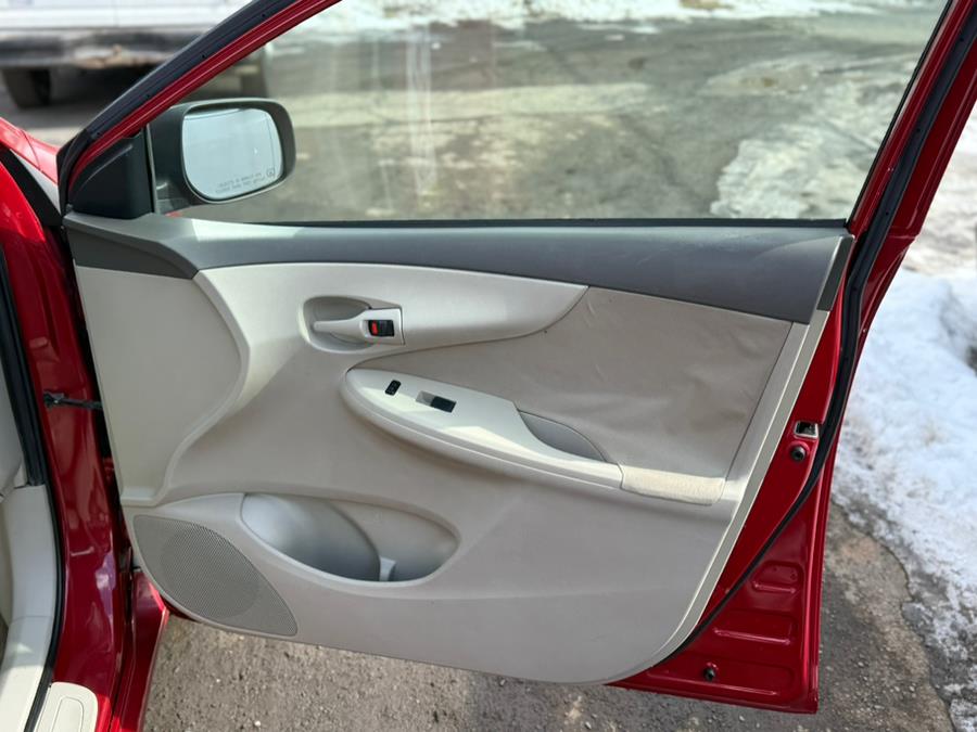 2009 Toyota Corolla LE photo