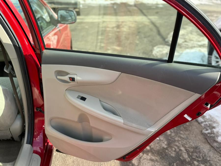 2009 Toyota Corolla LE photo
