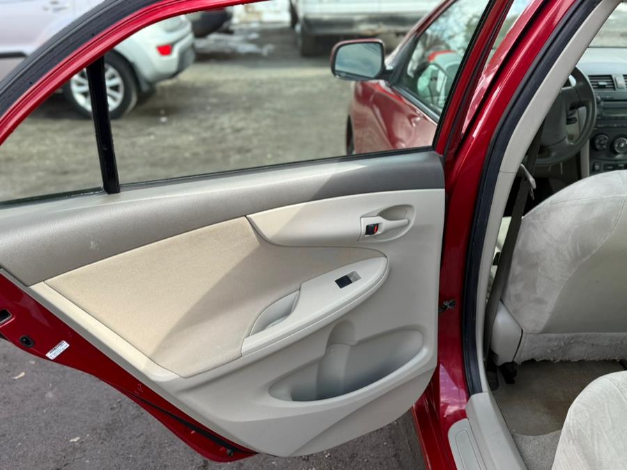 2009 Toyota Corolla LE photo