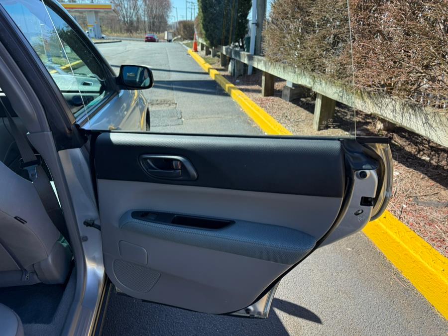 2005 Subaru Forester X photo