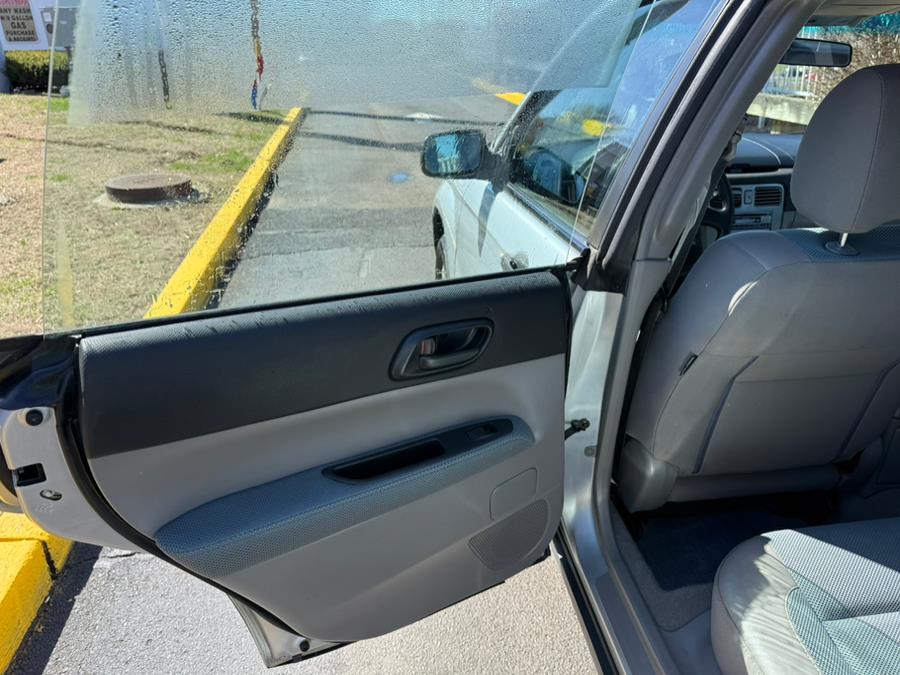 2005 Subaru Forester X photo