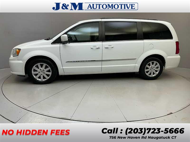2016 Chrysler Town & Country Touring photo
