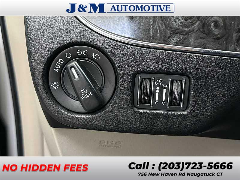 2016 Chrysler Town & Country Touring photo