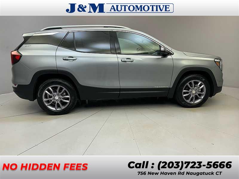 2023 GMC Terrain SLT photo