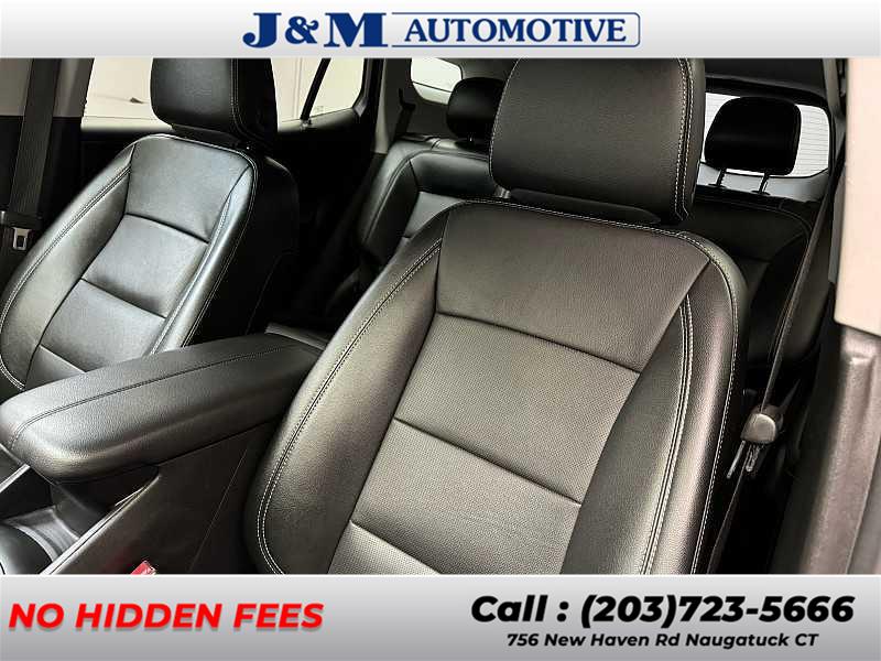 2023 GMC Terrain SLT photo