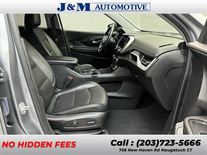 2023 GMC Terrain SLT photo