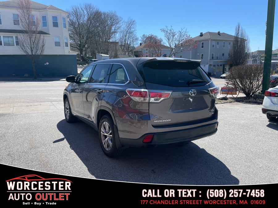 2016 Toyota Highlander AWD 4dr V6 LE (Natl) photo